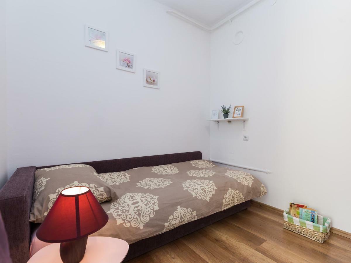 Apartment Lory'S Place Пула Екстериор снимка