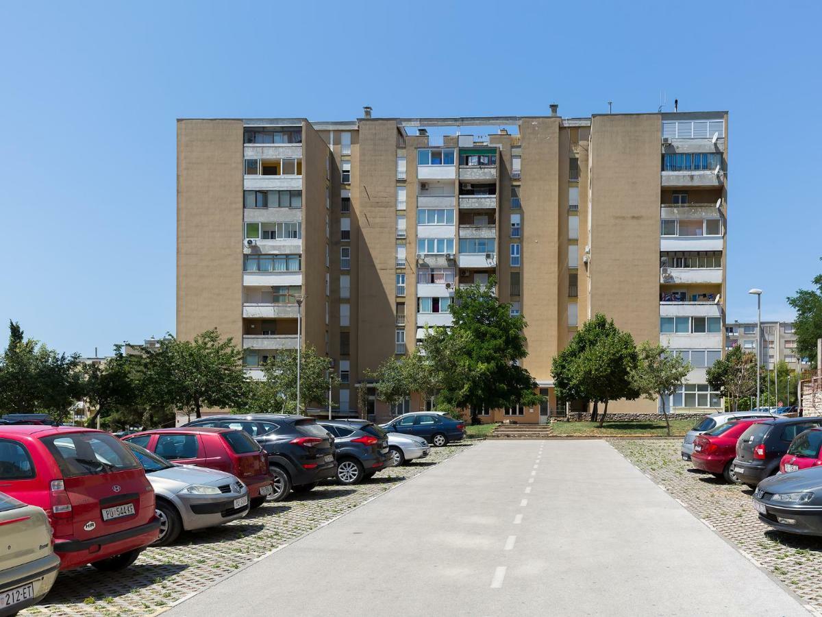 Apartment Lory'S Place Пула Екстериор снимка