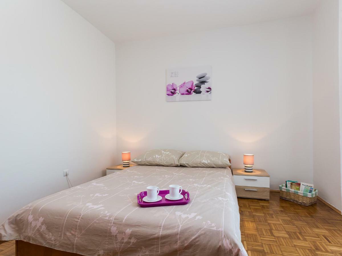 Apartment Lory'S Place Пула Екстериор снимка