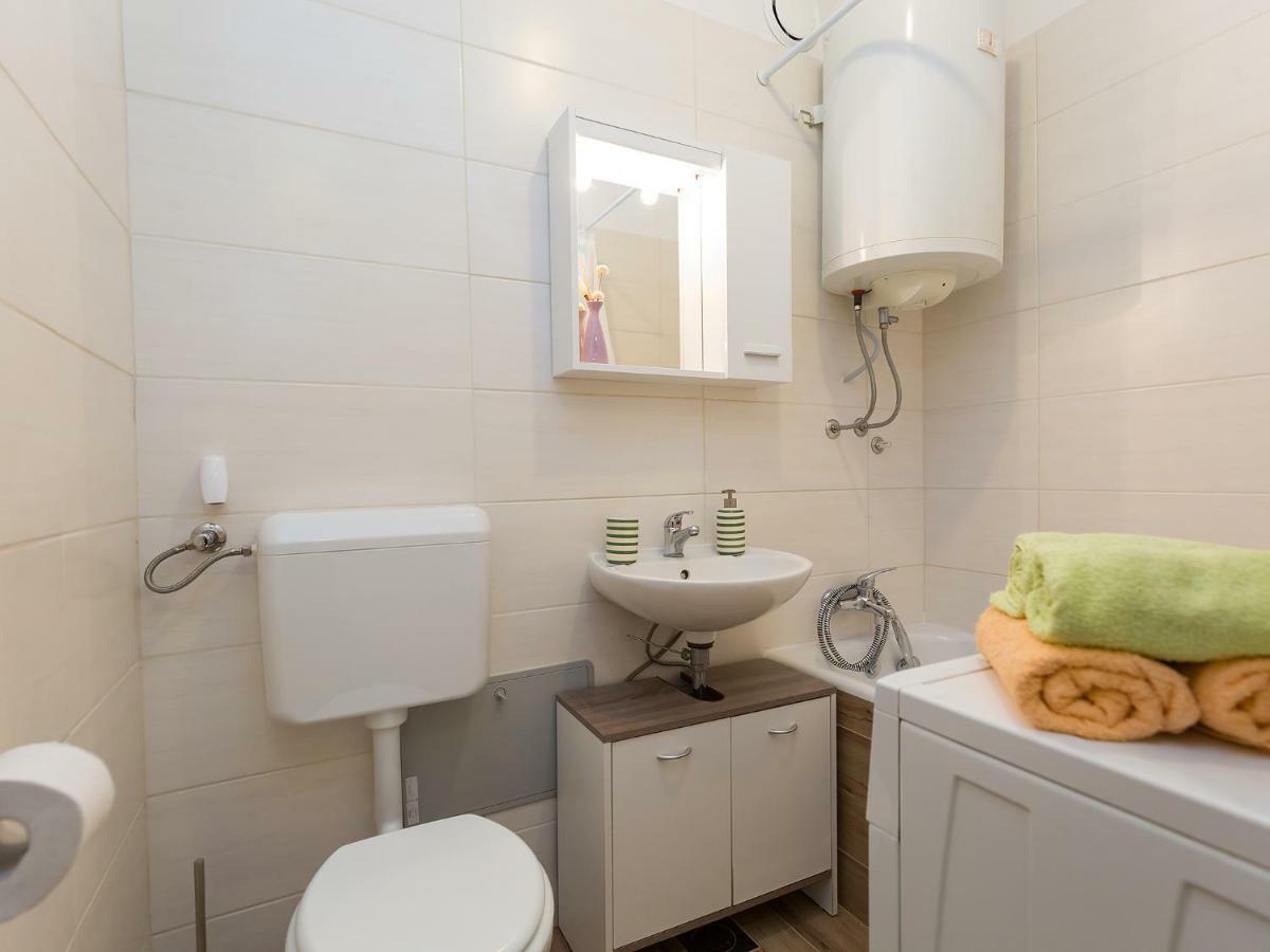 Apartment Lory'S Place Пула Екстериор снимка