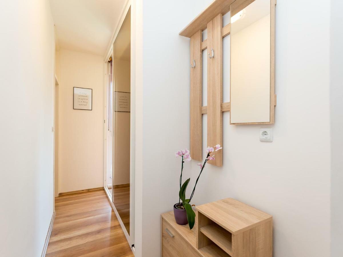 Apartment Lory'S Place Пула Екстериор снимка